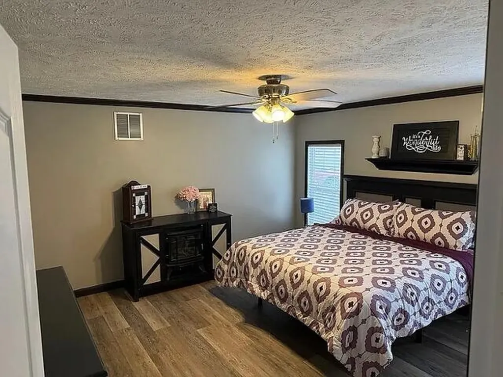 620 Norris Road Hustonville KY 40437