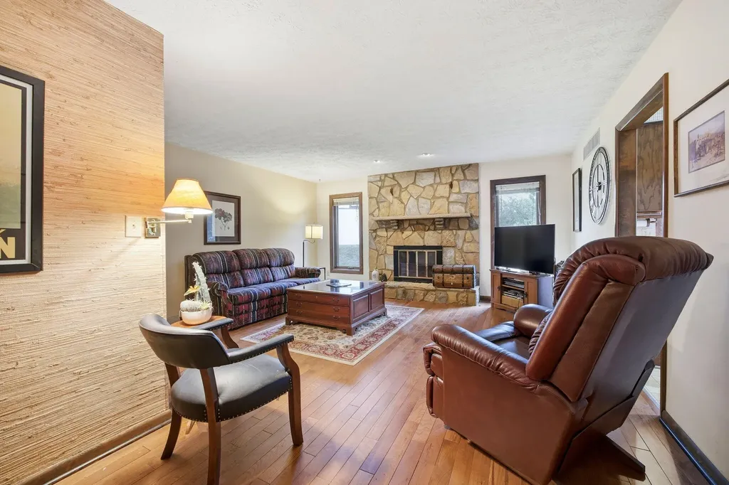 3382 Ridgecane Road Lexington KY 40513