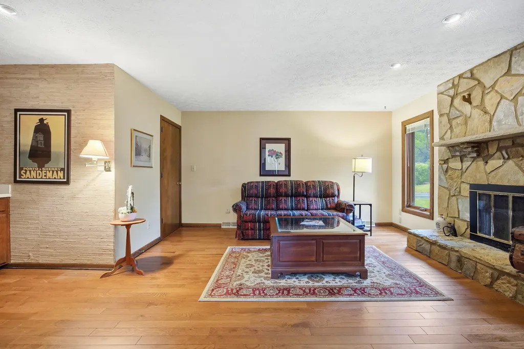 3382 Ridgecane Road Lexington KY 40513