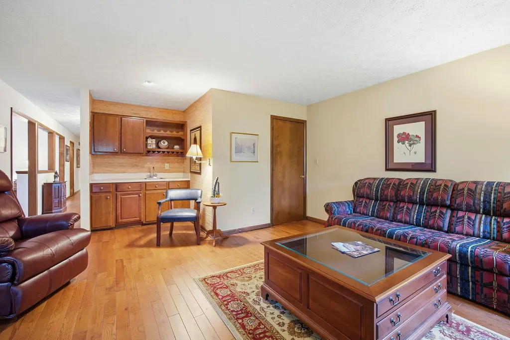 3382 Ridgecane Road Lexington KY 40513