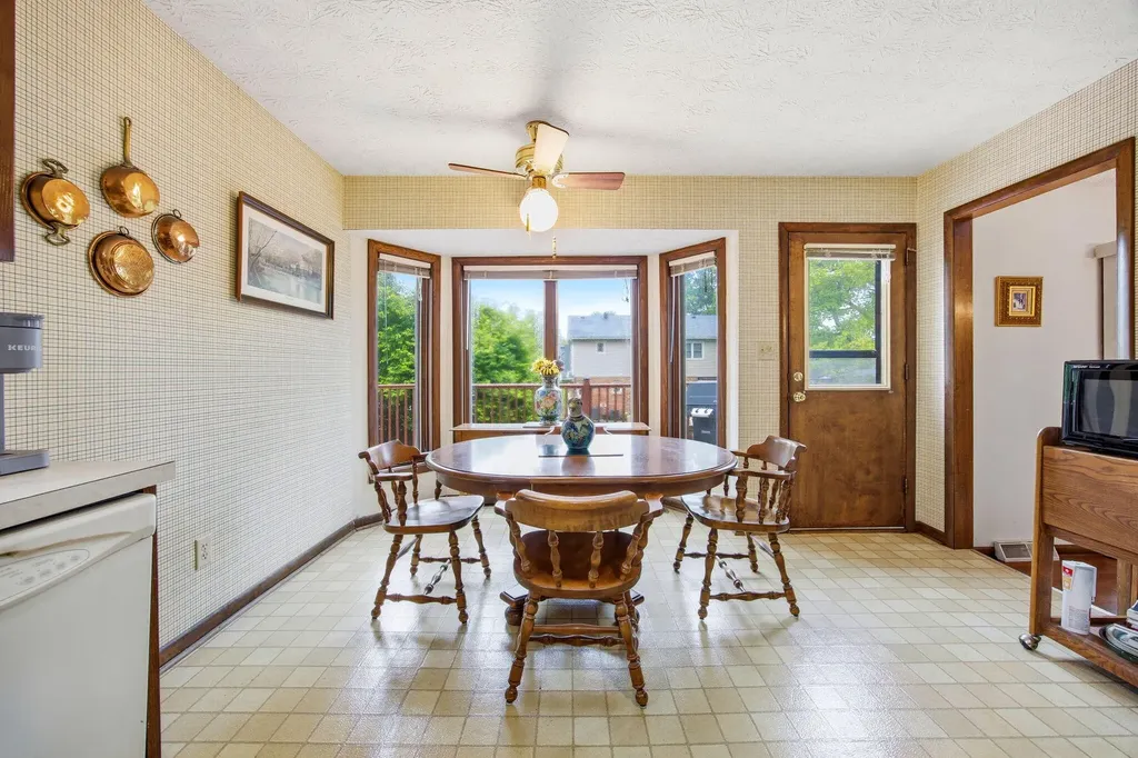 3382 Ridgecane Road Lexington KY 40513