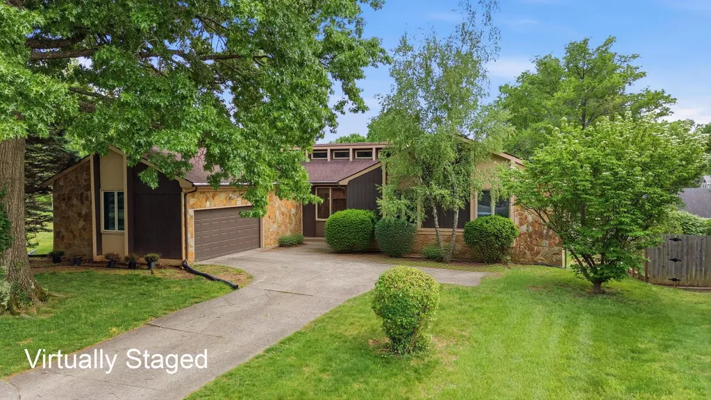 3382 Ridgecane Road Lexington KY 40513