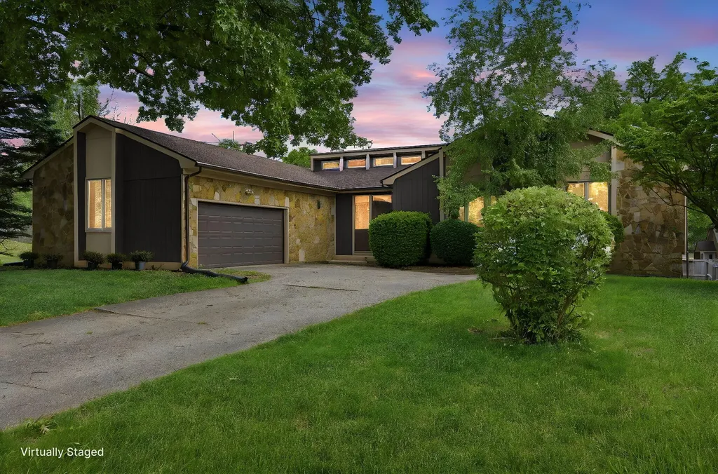 3382 Ridgecane Road Lexington KY 40513