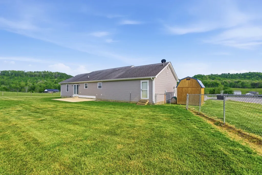 1782 Harris Creek Road Stanford KY 40484