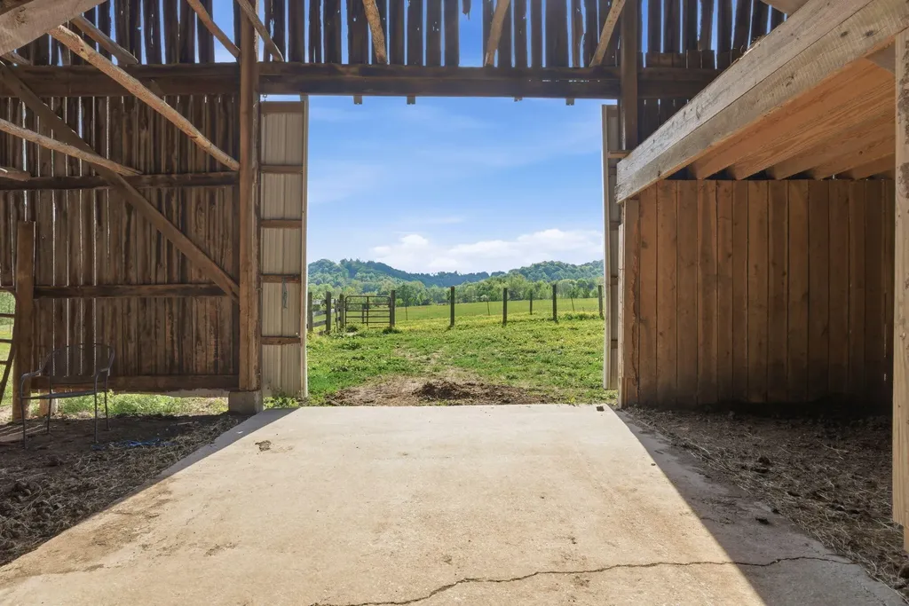 1782 Harris Creek Road Stanford KY 40484