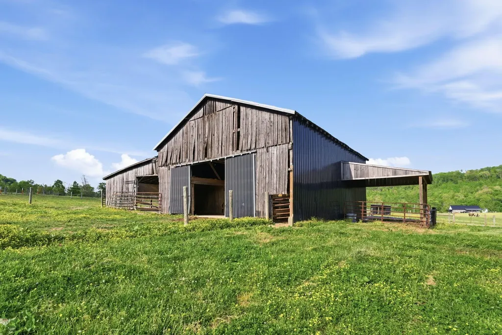 1782 Harris Creek Road Stanford KY 40484