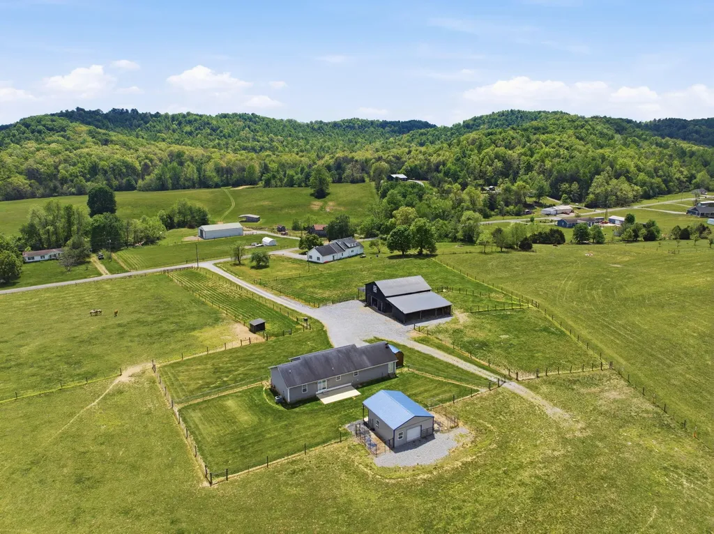 1782 Harris Creek Road Stanford KY 40484