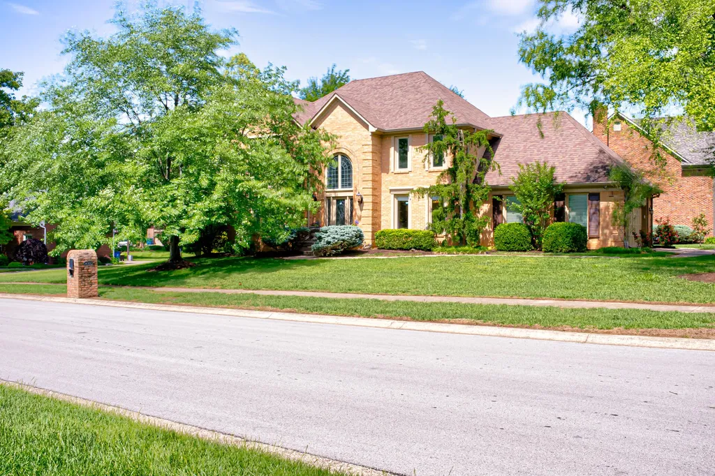 14307 Oak Bluff Court Louisville KY 40245