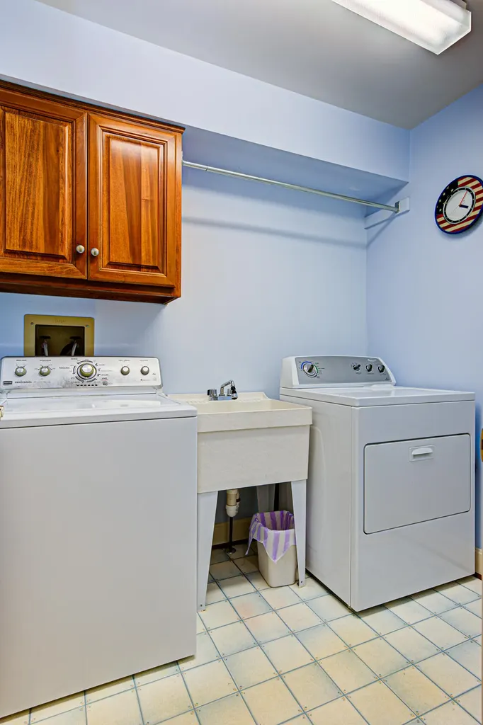14307 Oak Bluff Court Louisville KY 40245