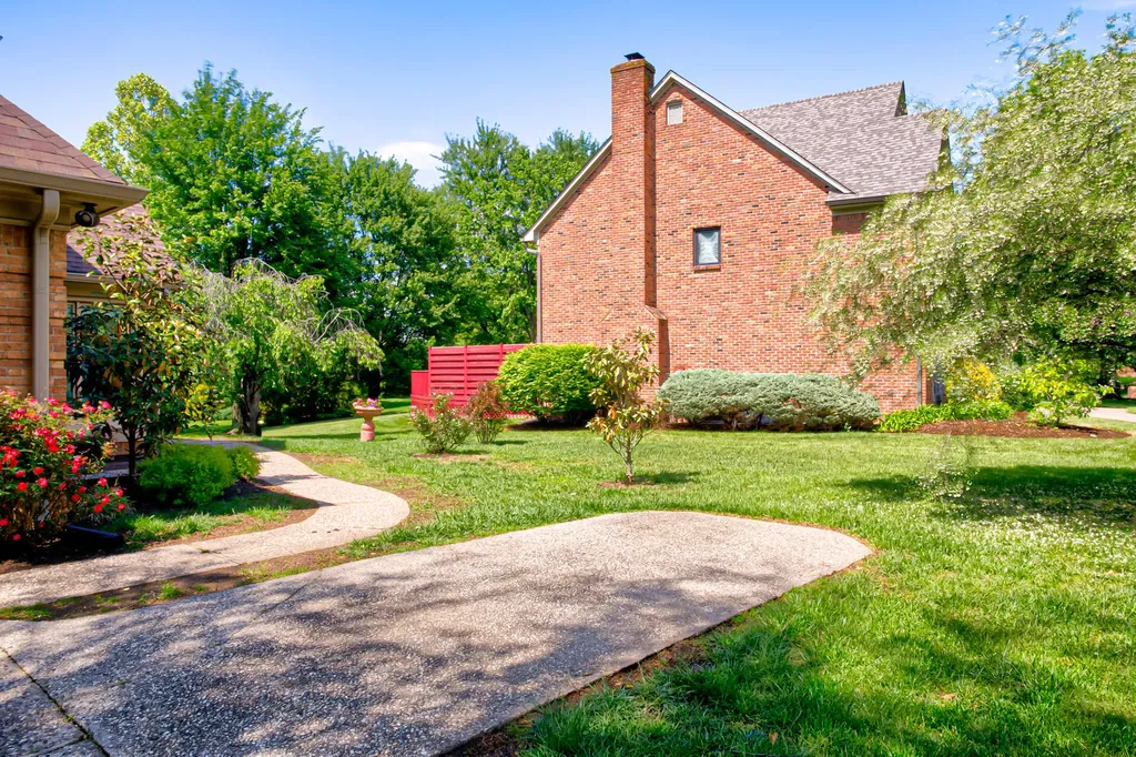 14307 Oak Bluff Court Louisville KY 40245