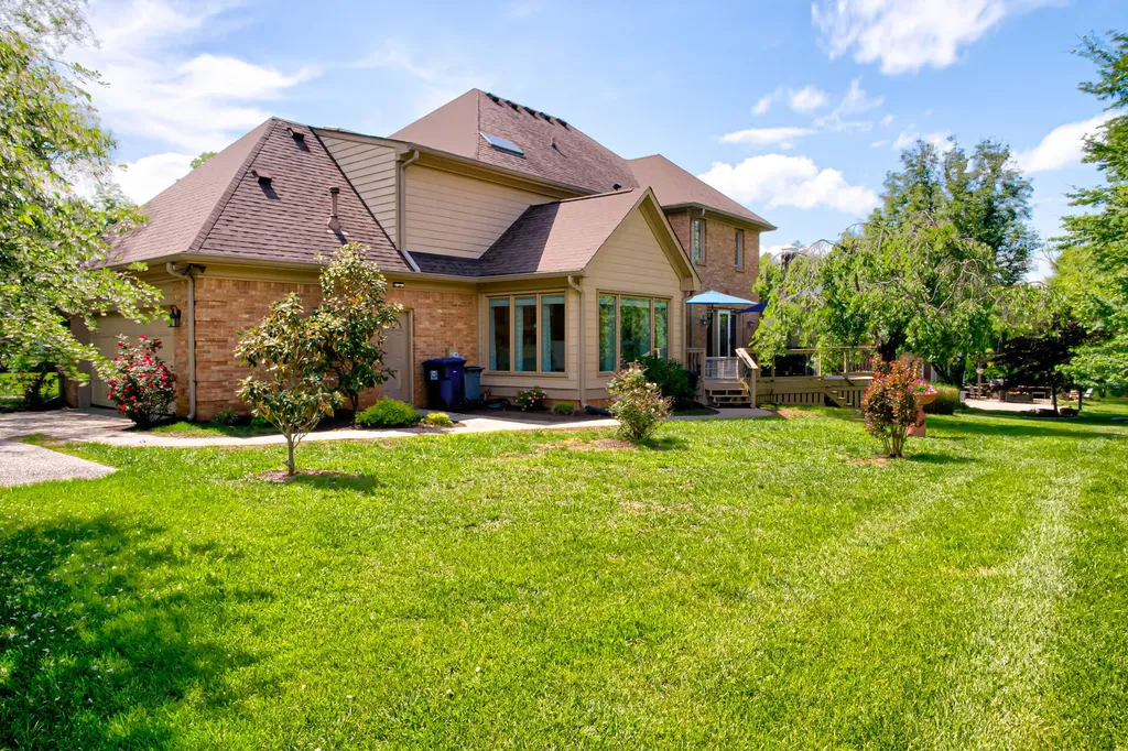 14307 Oak Bluff Court Louisville KY 40245