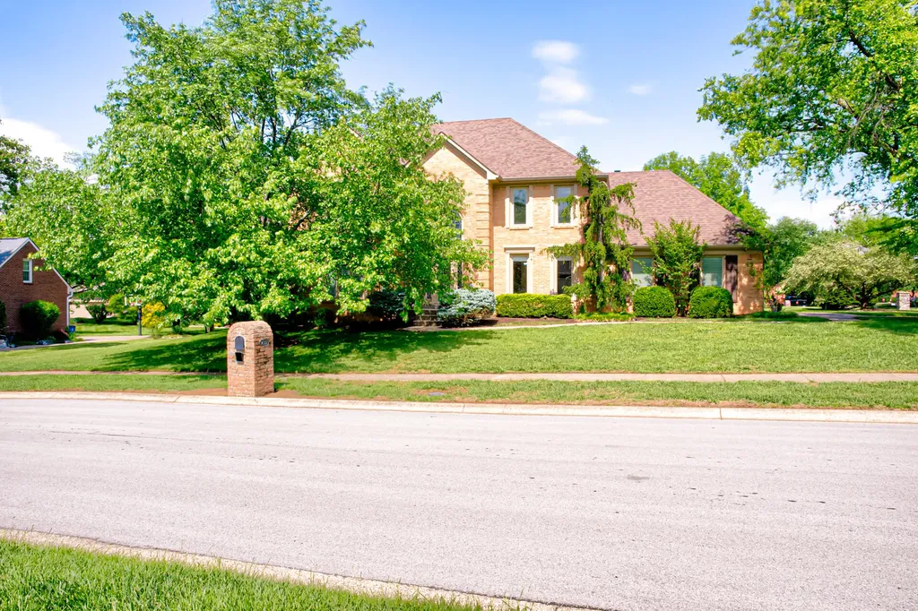 14307 Oak Bluff Court Louisville KY 40245