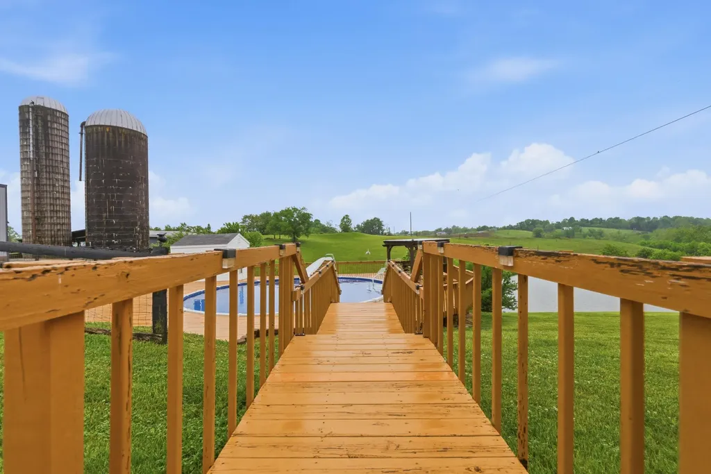 255 Rockbridge Lane Willisburg KY 40078