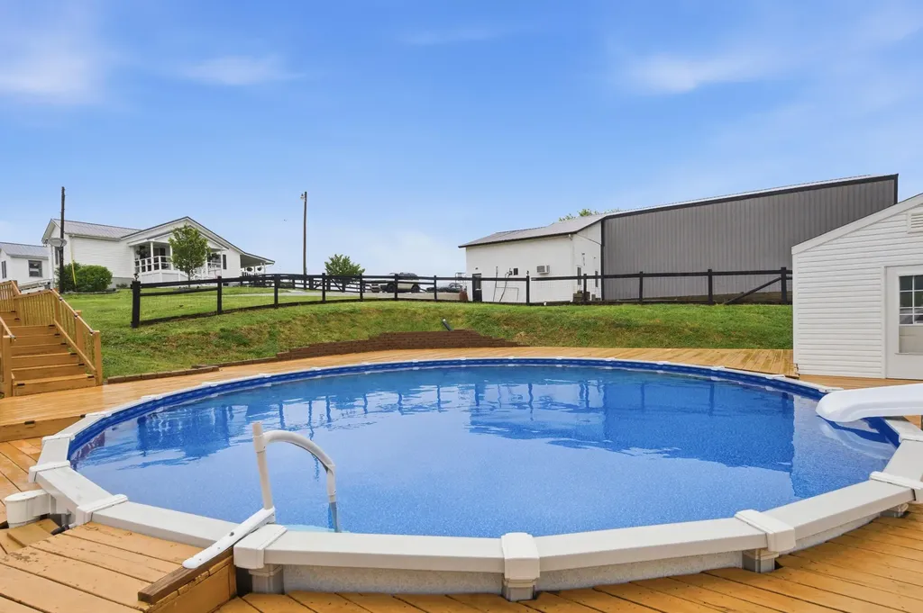 255 Rockbridge Lane Willisburg KY 40078