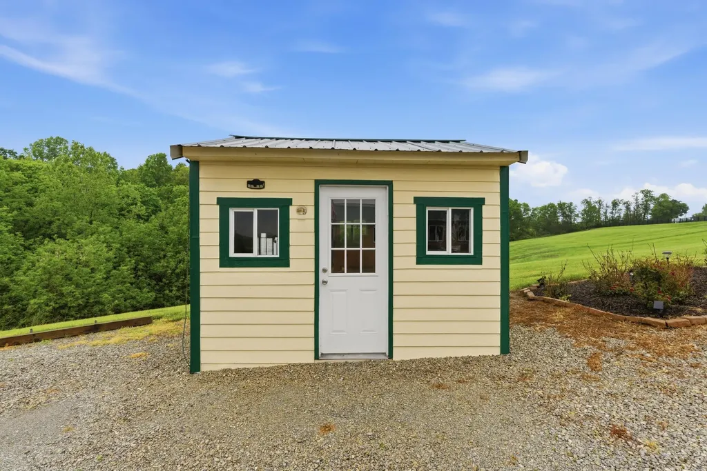 255 Rockbridge Lane Willisburg KY 40078