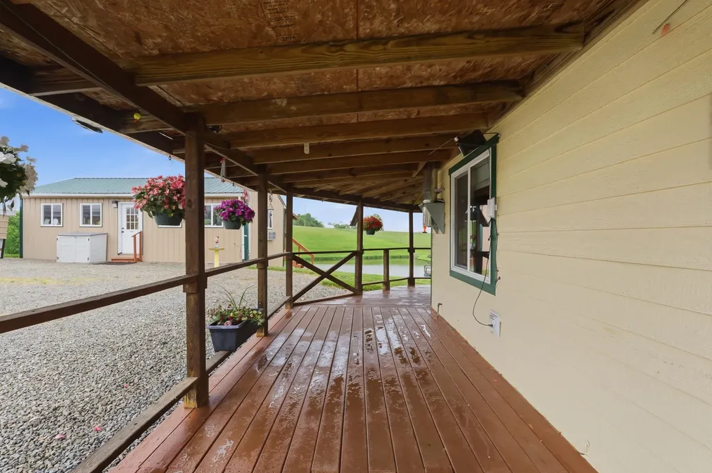 255 Rockbridge Lane Willisburg KY 40078