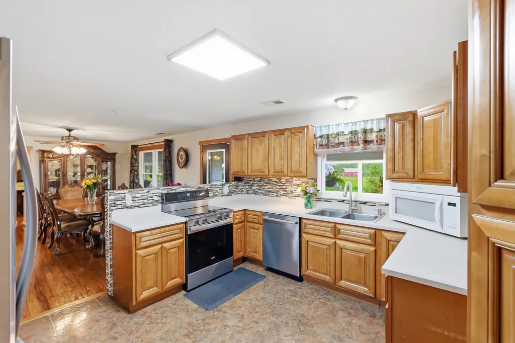 255 Rockbridge Lane Willisburg KY 40078