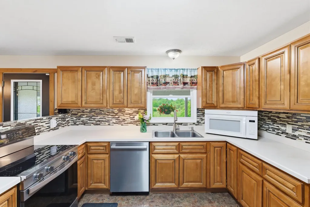 255 Rockbridge Lane Willisburg KY 40078