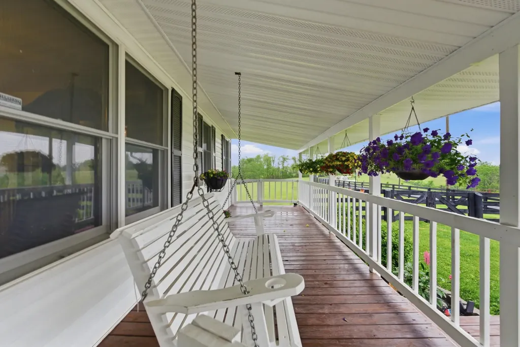 255 Rockbridge Lane Willisburg KY 40078