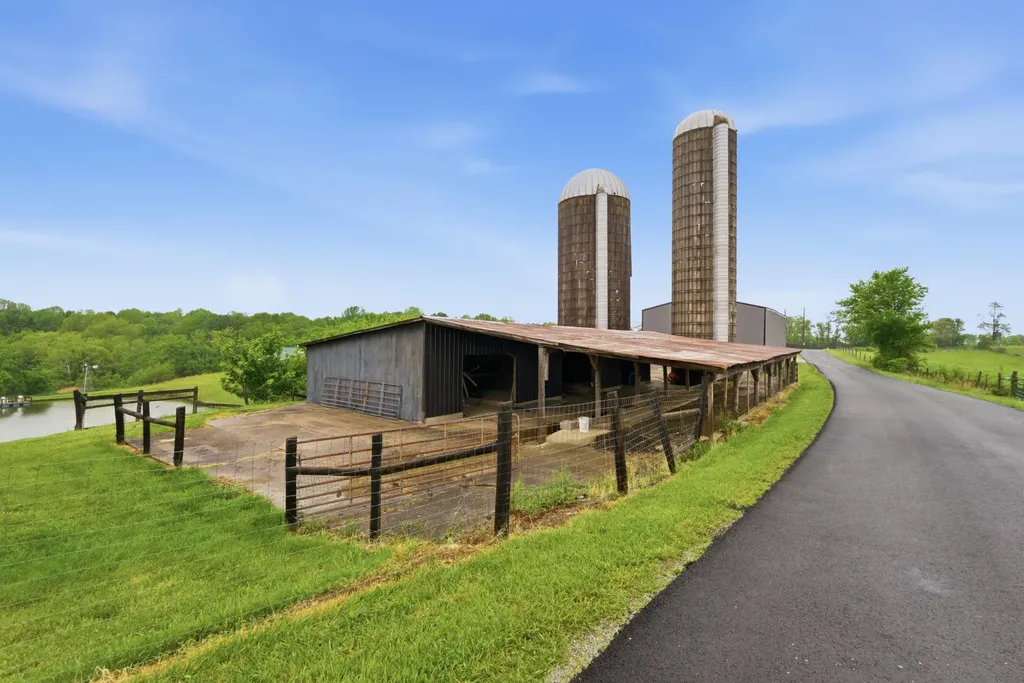255 Rockbridge Lane Willisburg KY 40078