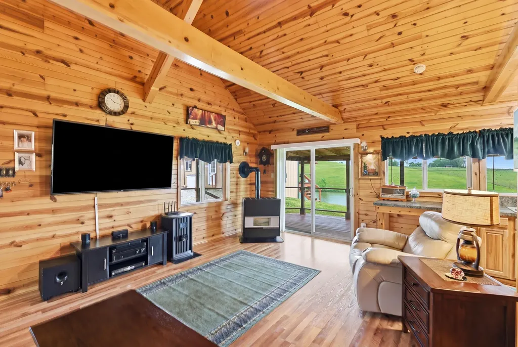 255 Rockbridge Lane Willisburg KY 40078