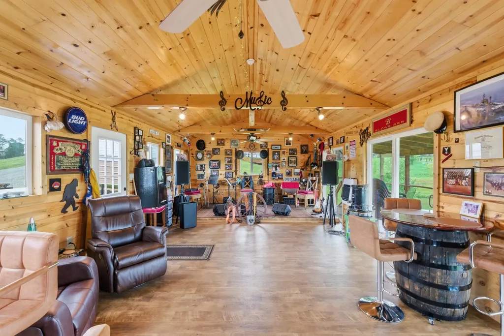 255 Rockbridge Lane Willisburg KY 40078