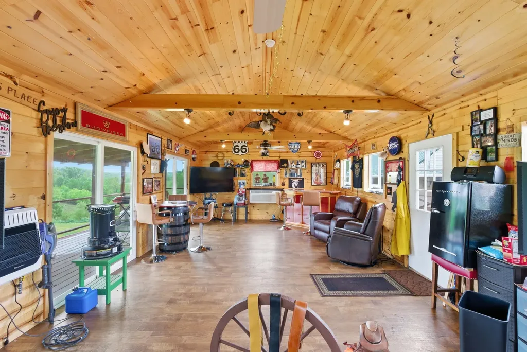 255 Rockbridge Lane Willisburg KY 40078