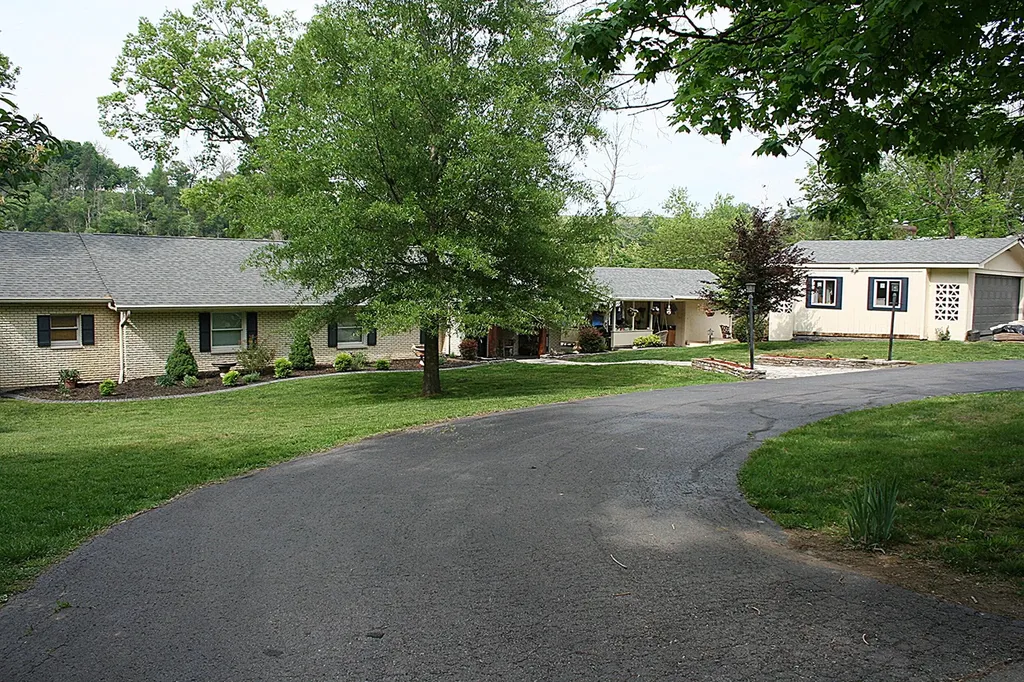 926 Chimney Rock Road Harrodsburg KY 40330