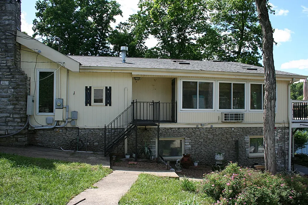 926 Chimney Rock Road Harrodsburg KY 40330