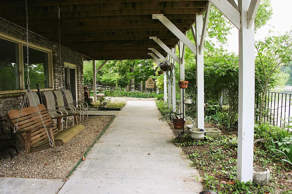 926 Chimney Rock Road Harrodsburg KY 40330
