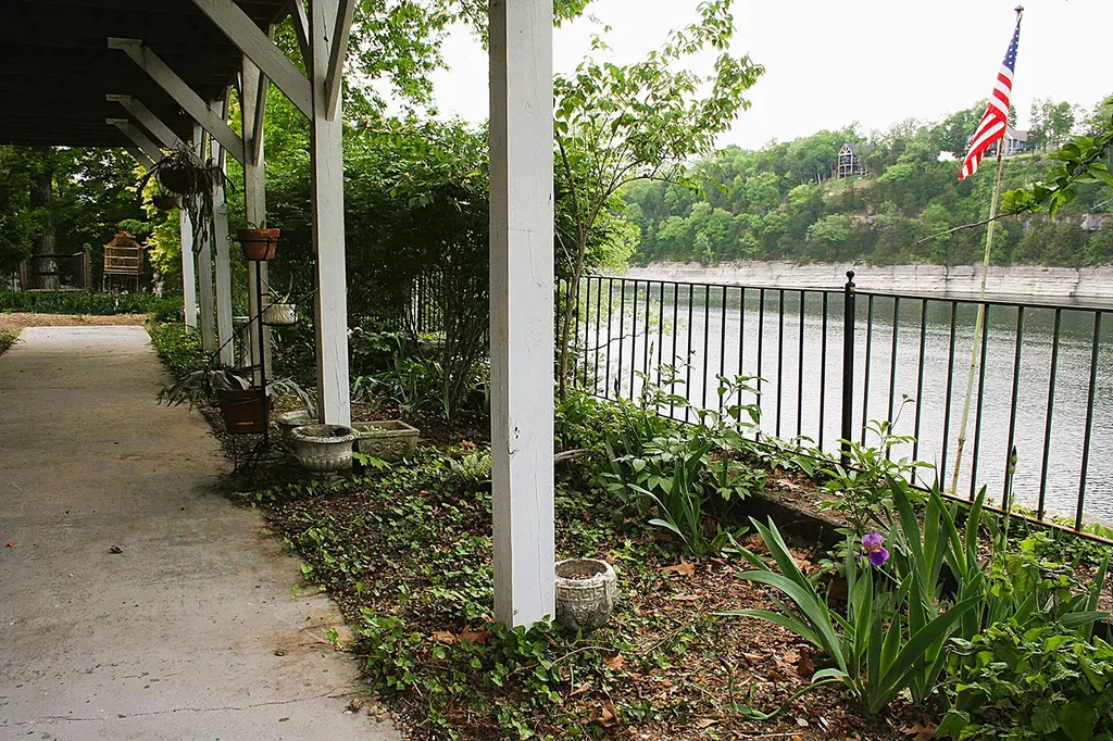 926 Chimney Rock Road Harrodsburg KY 40330
