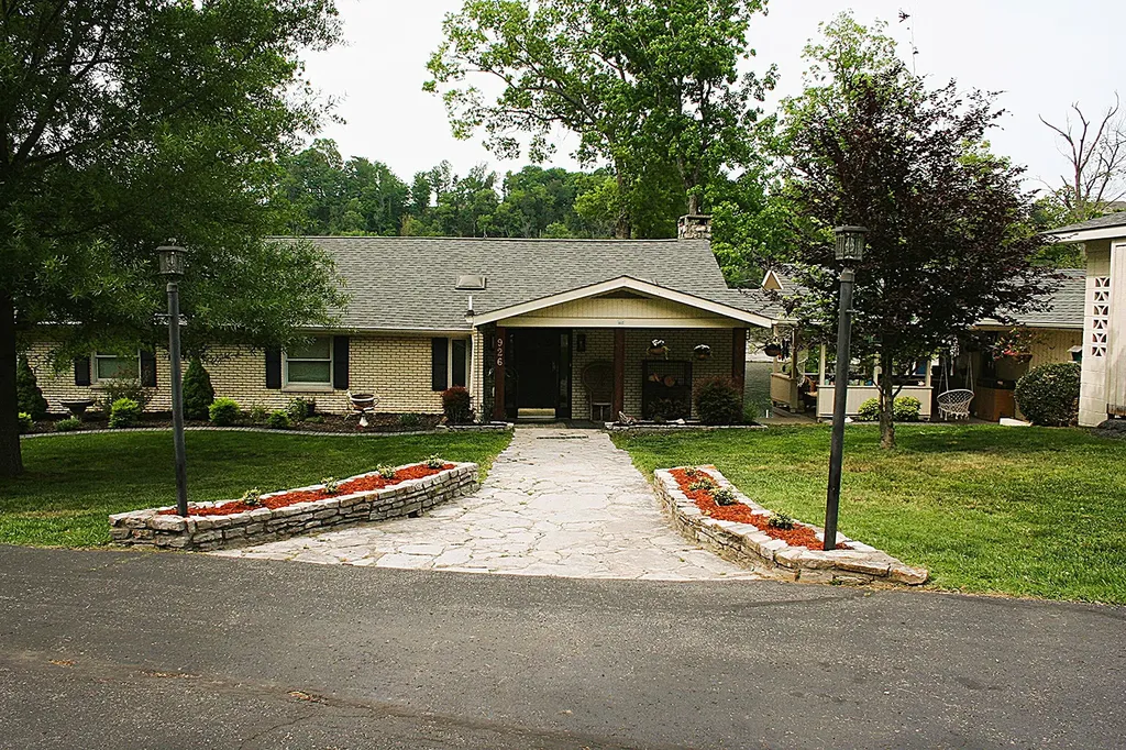 926 Chimney Rock Road Harrodsburg KY 40330