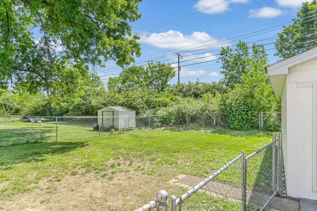 118 Georgia Street Versailles KY 40383