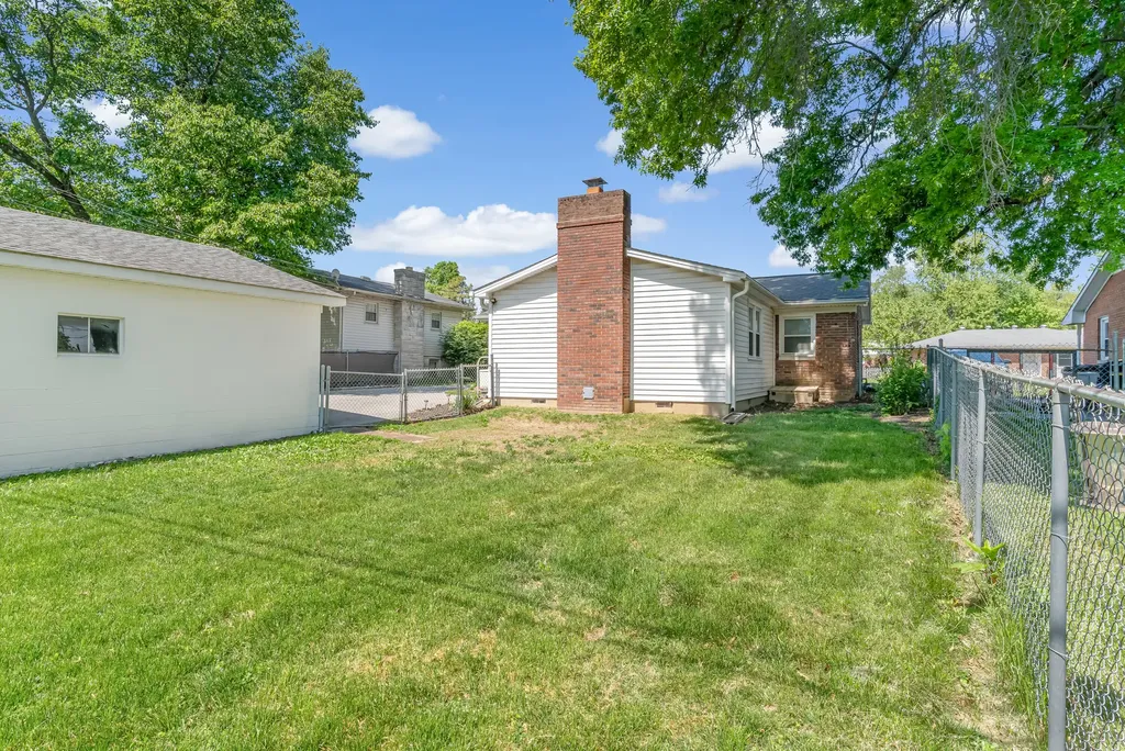118 Georgia Street Versailles KY 40383
