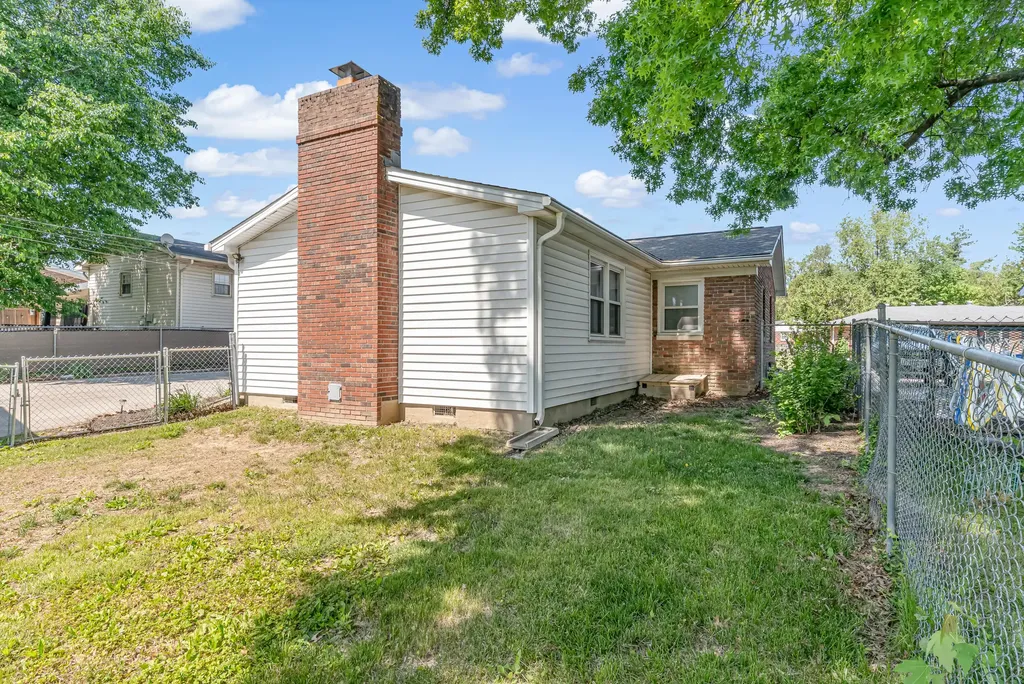 118 Georgia Street Versailles KY 40383