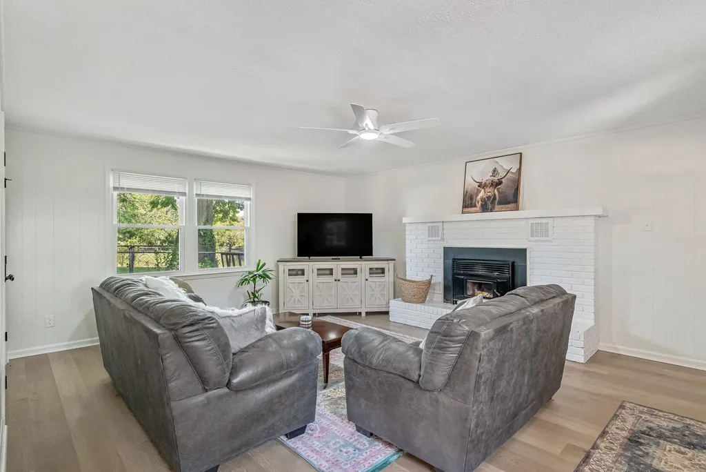 118 Georgia Street Versailles KY 40383