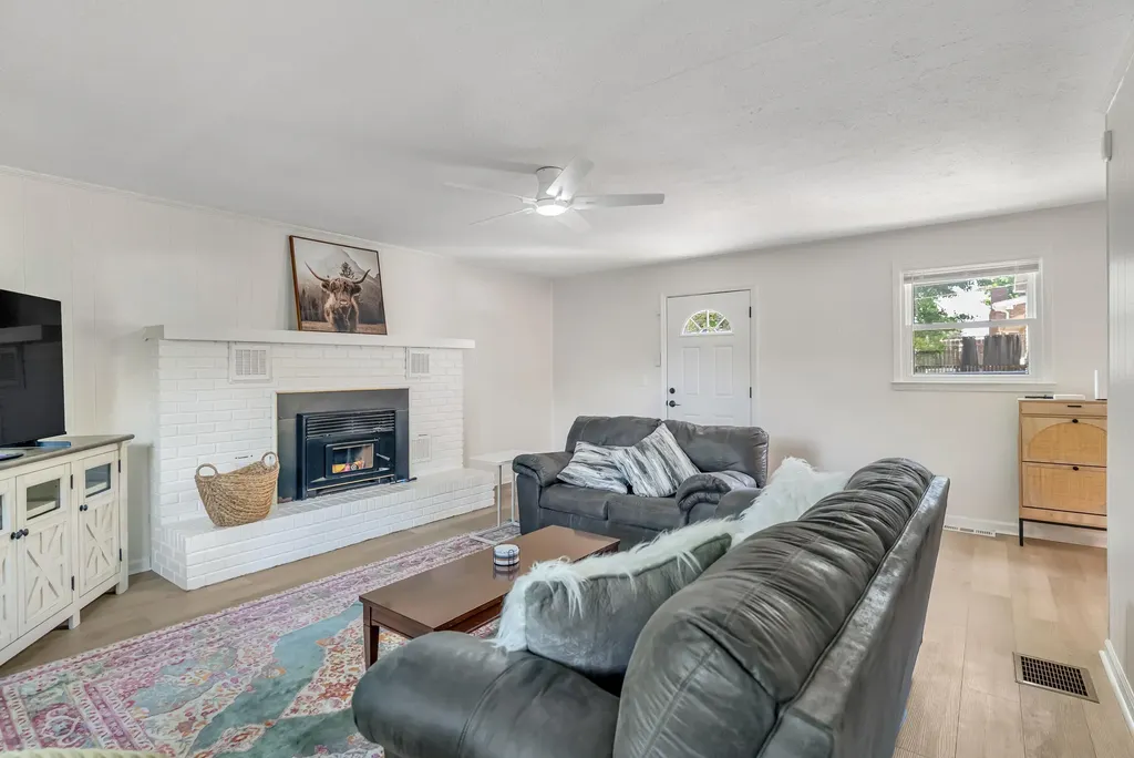 118 Georgia Street Versailles KY 40383