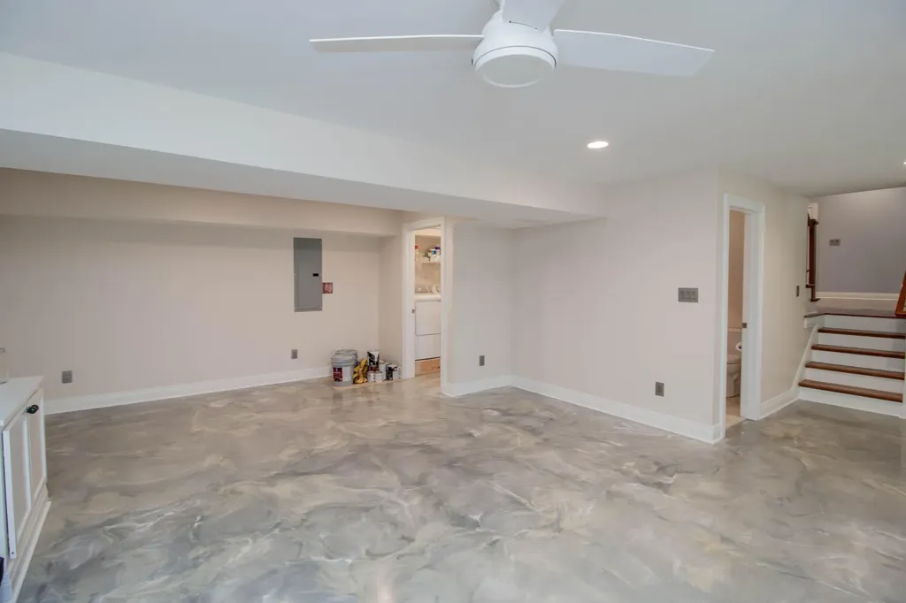 1025 Crestwood Heights Paris KY 40361