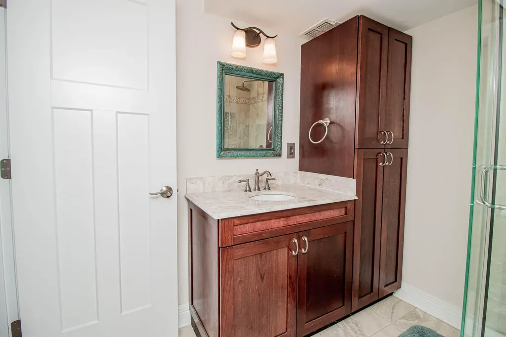 1025 Crestwood Heights Paris KY 40361