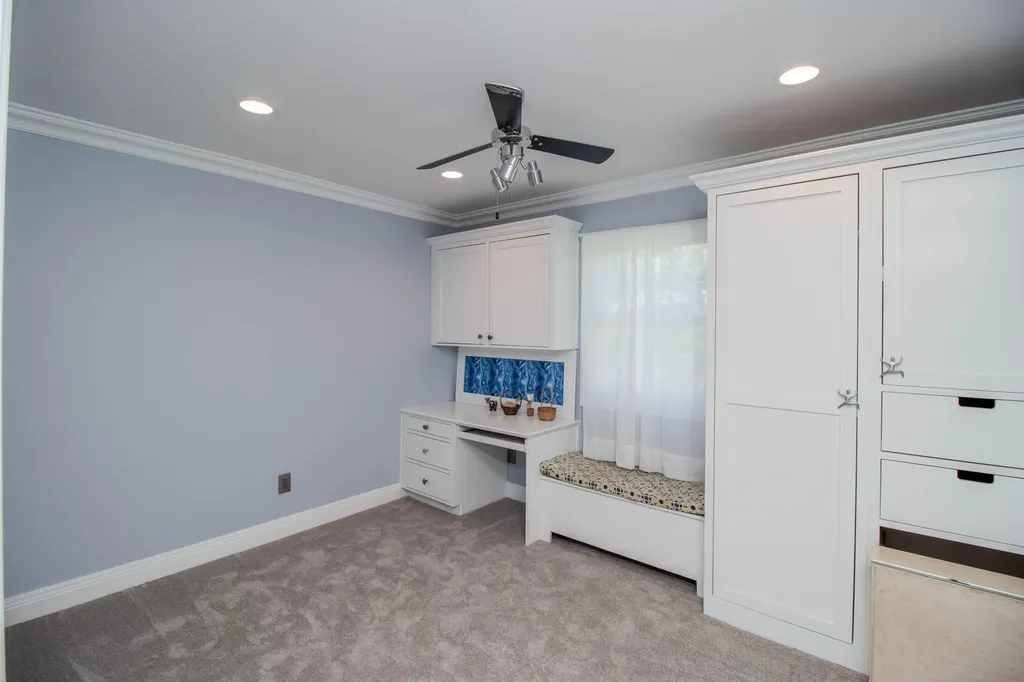 1025 Crestwood Heights Paris KY 40361
