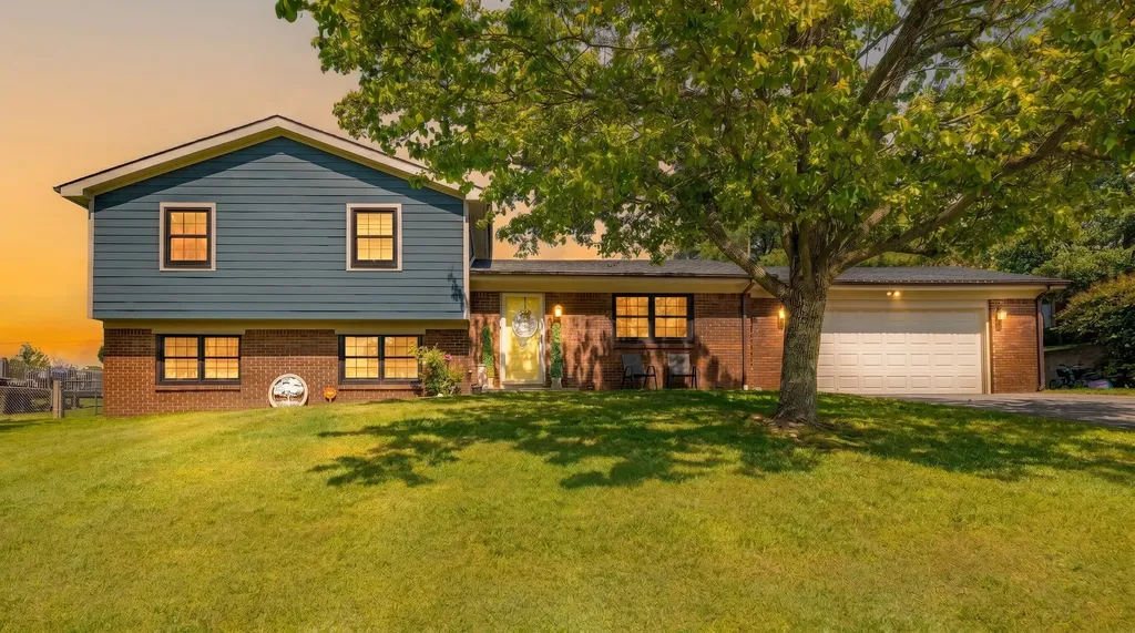 1025 Crestwood Heights Paris KY 40361