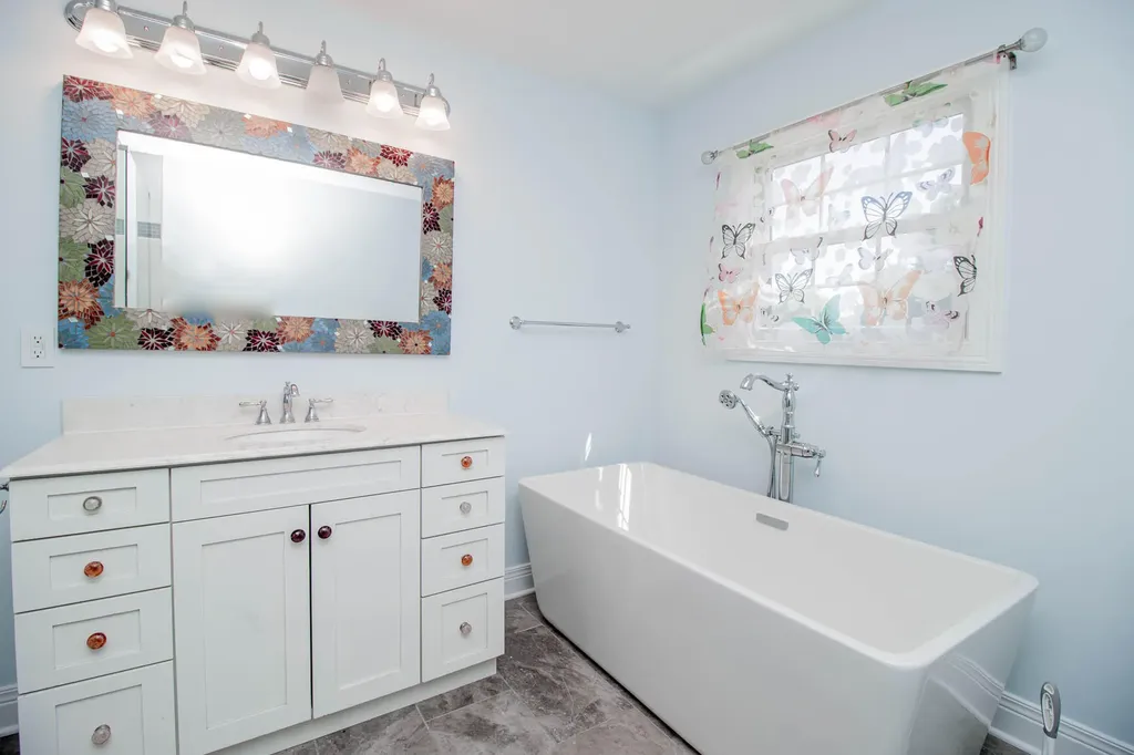 1025 Crestwood Heights Paris KY 40361