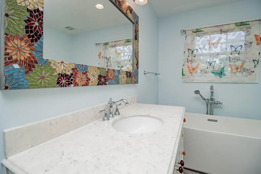1025 Crestwood Heights Paris KY 40361