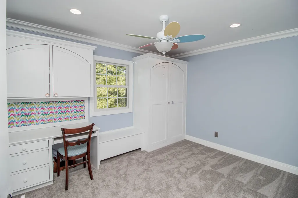 1025 Crestwood Heights Paris KY 40361