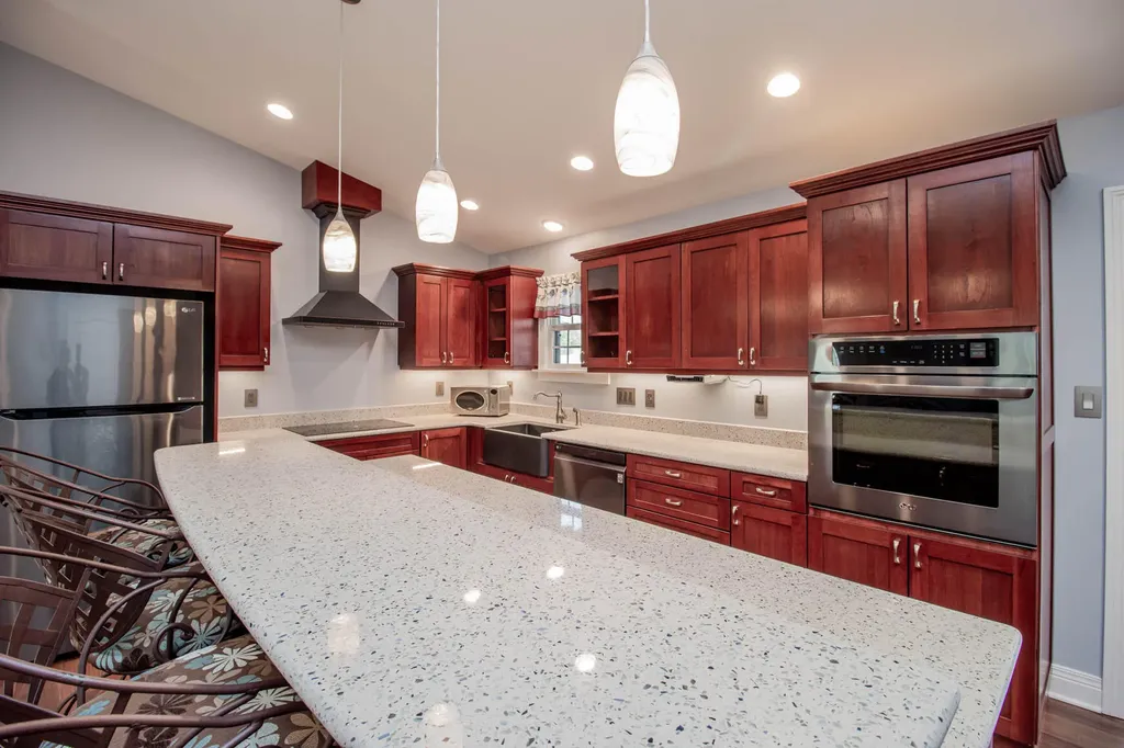 1025 Crestwood Heights Paris KY 40361