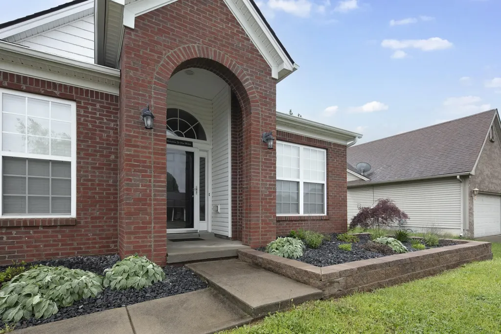 198 Ransom Trace Georgetown KY 40324