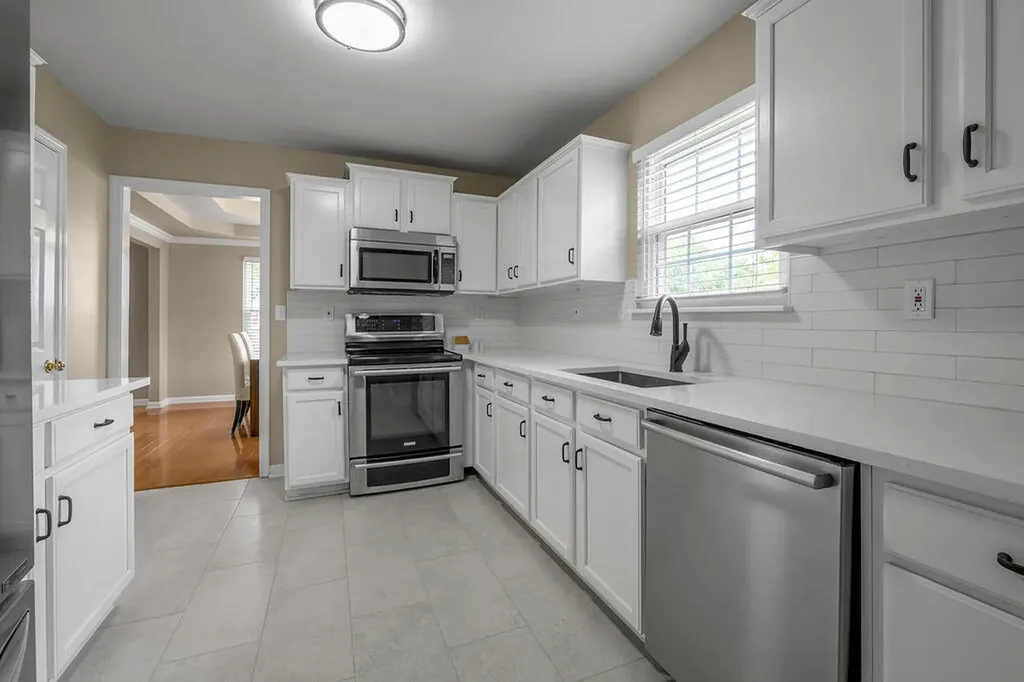 400 Heddington Court Versailles KY 40383