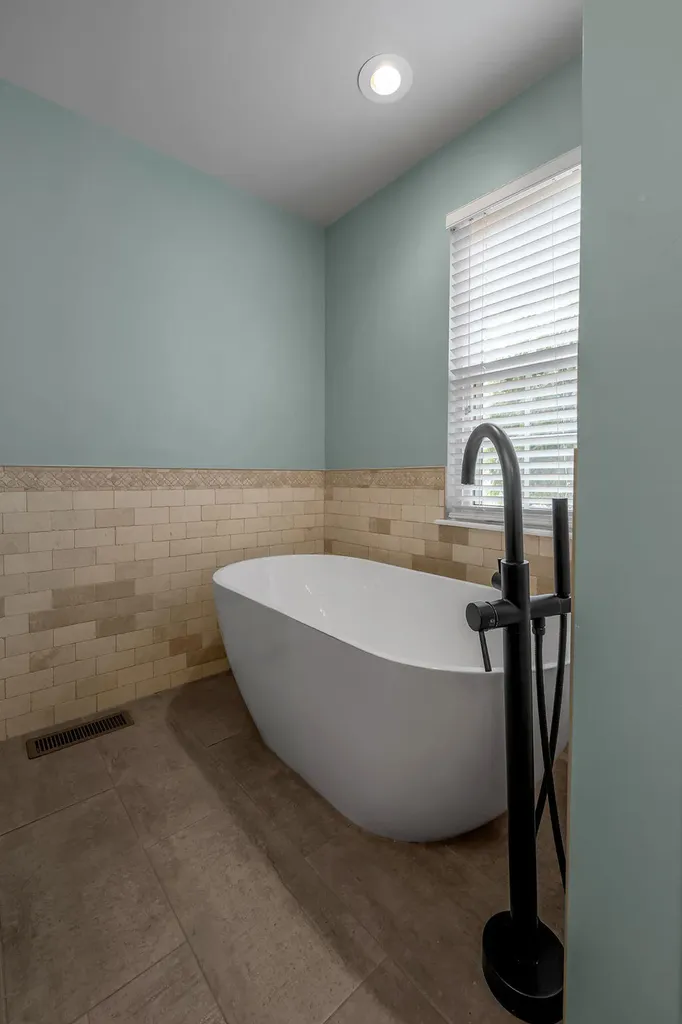 400 Heddington Court Versailles KY 40383