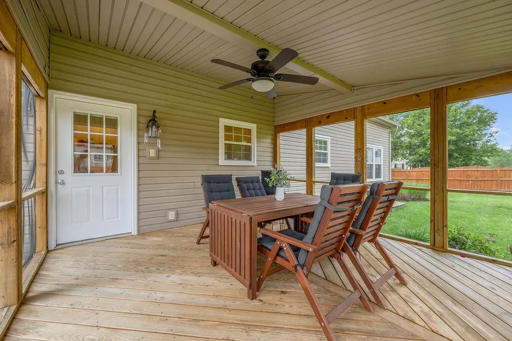 400 Heddington Court Versailles KY 40383