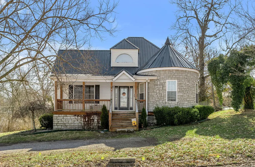 370 Mooreland Avenue Harrodsburg KY 40330
